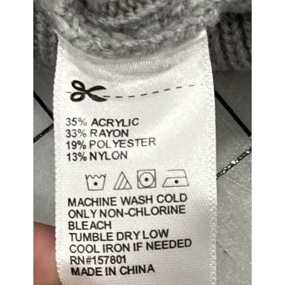 Chelsea DeBoer BY LILY & LOTTIE Sweater Turtleneck Long Sleeve Holes Medium I4 - Picture 5 of 9